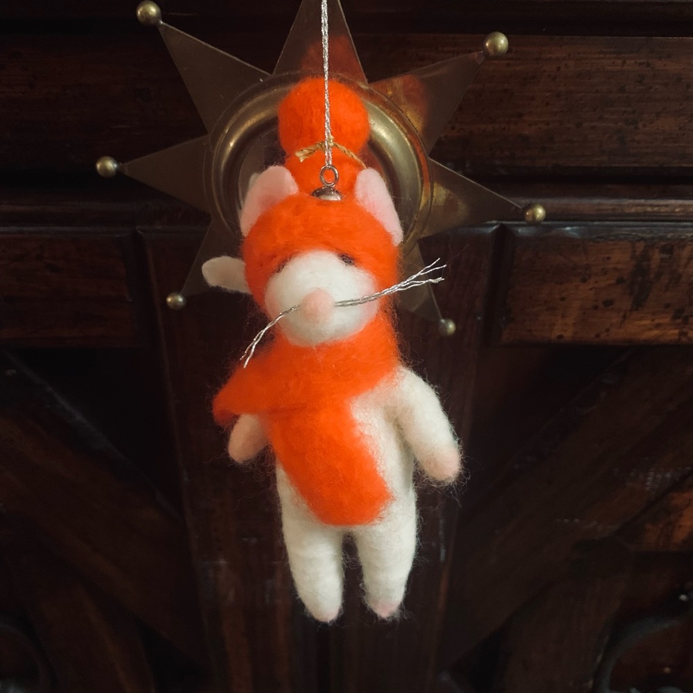 Little mouse felting ornament